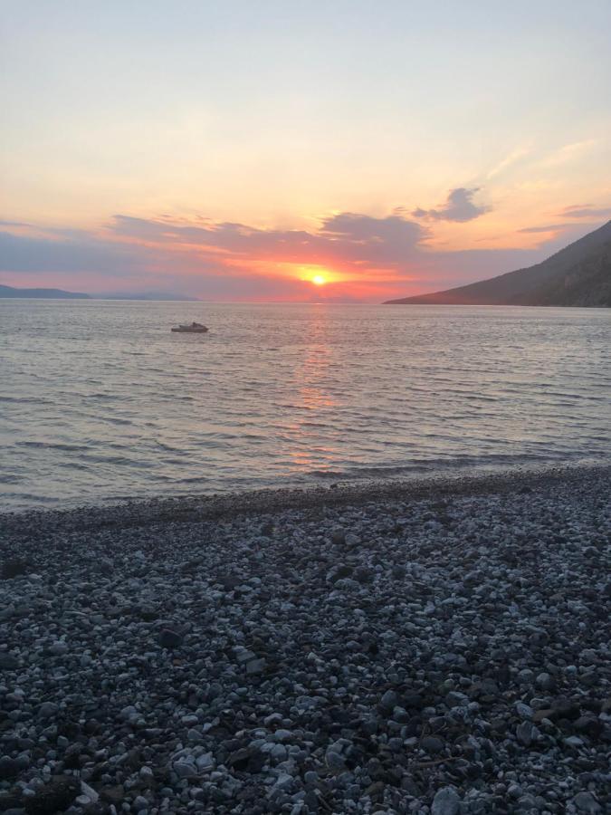 Krinides Suites Nerotriviá Екстериор снимка
